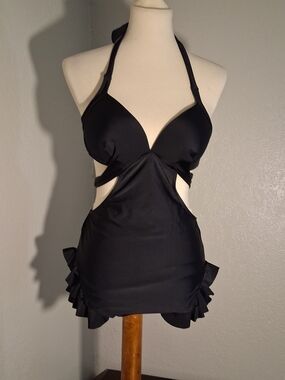 Chicwish Black Classic One-Piece Swimsuit
